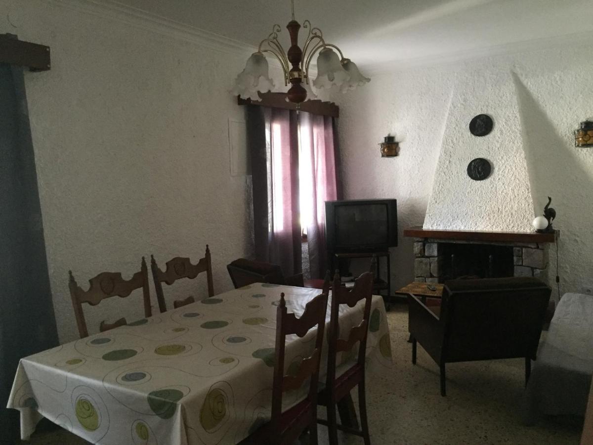 הוילה L' Escala Les Roches מראה חיצוני תמונה